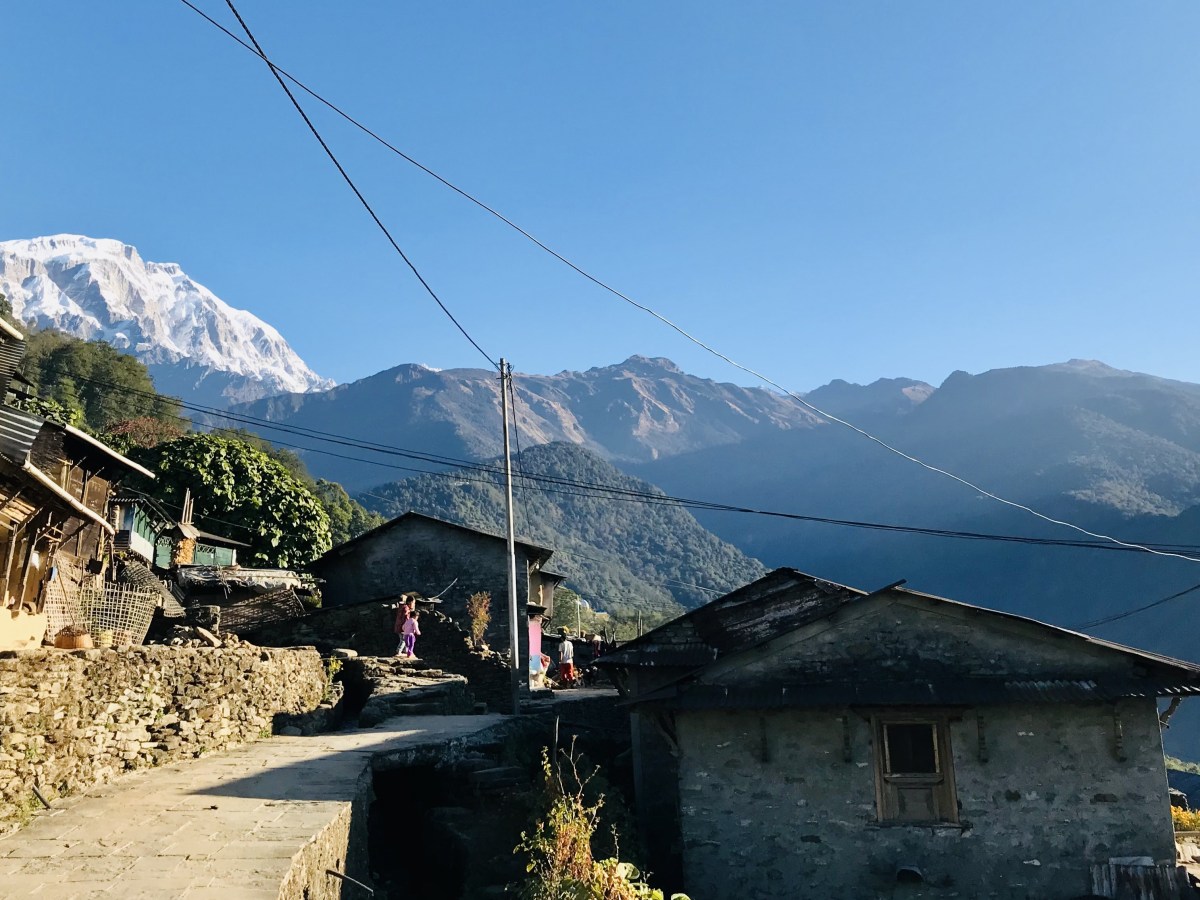 Between the mountain and the&nbsp;river