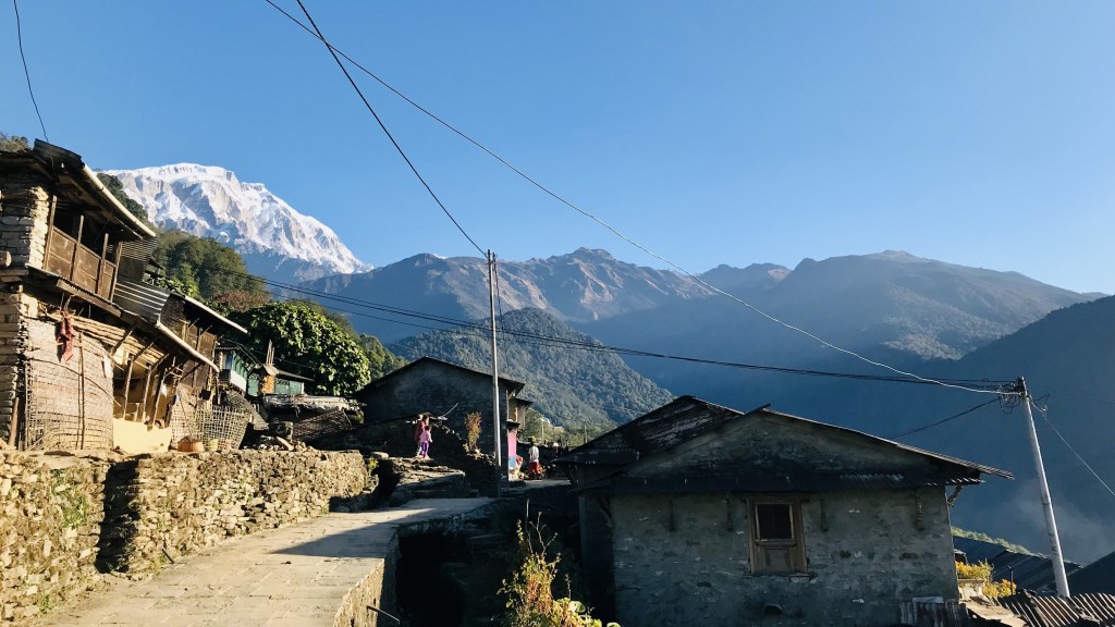 Between the mountain and the&nbsp;river